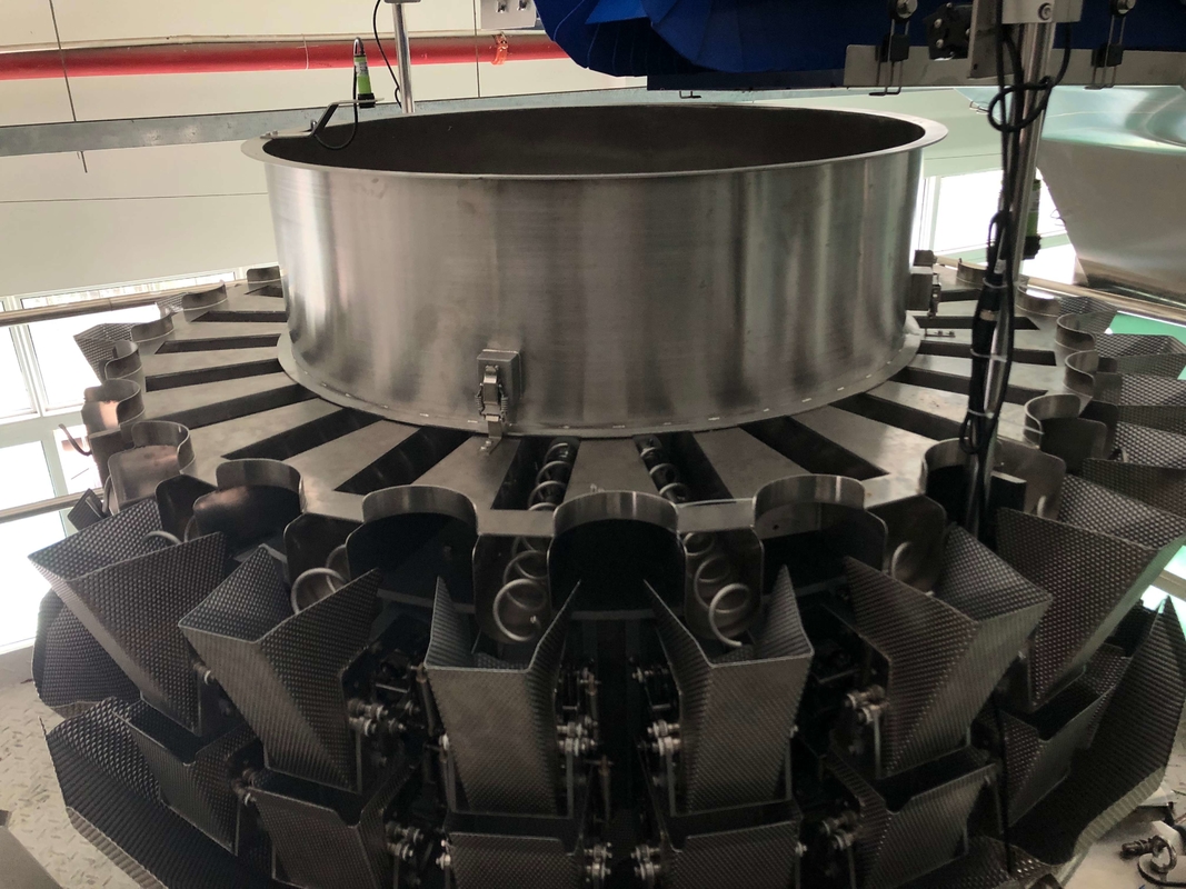 24 лотка двойных винта машины упаковки Weigher Multihead голов линейных для маслообразных липких свежих продуктов