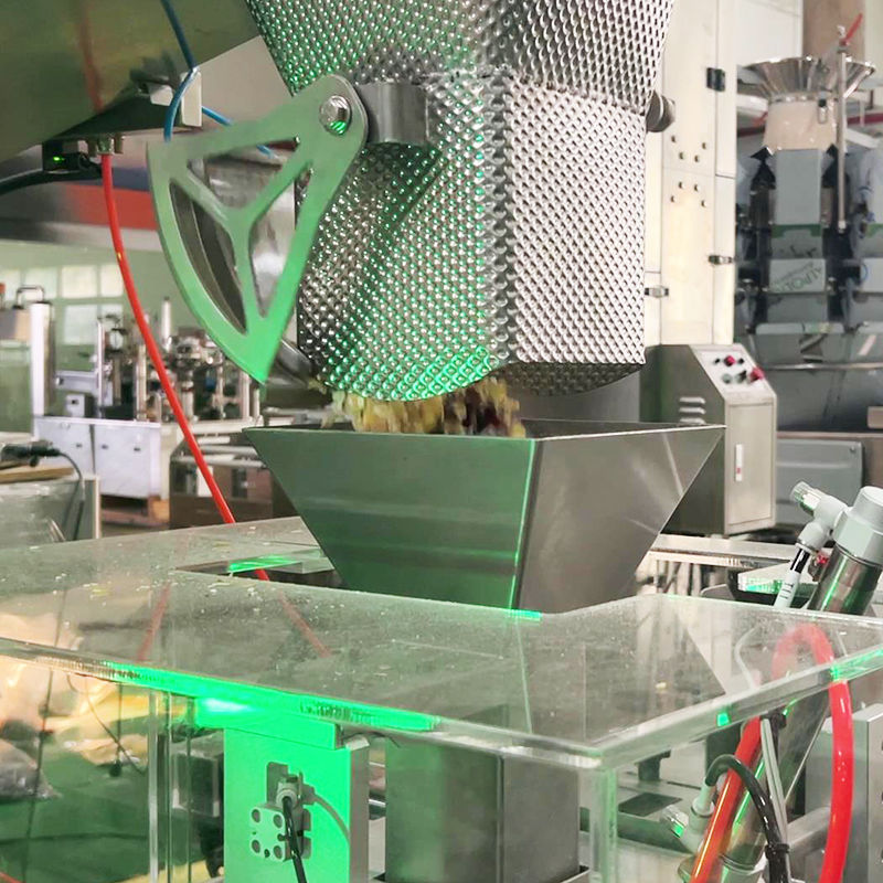 Многокомпонентная упаковочная машина для корма для домашних животных 2,5 кг с мультиголовочным весовым дозатором и линейным весовым дозатором для упаковки в пакеты дой-пак с застежкой зиплок