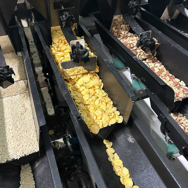 Смешанные орехи Сушеные арахисы и ядра закуска Пластиковые банки Бутылки для заполнения и упаковки