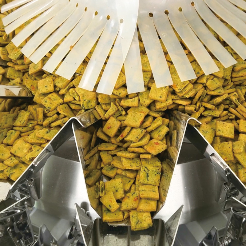 Высококачественная вертикальная автоматическая количественная частица закуска Продовольственное уплотнение заполнение упаковка ВФФС Весы и упаковки